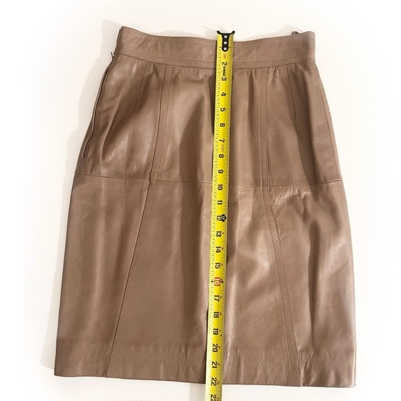 Loewe Elegant Tan Leather Skirt - Picture 6 of 9